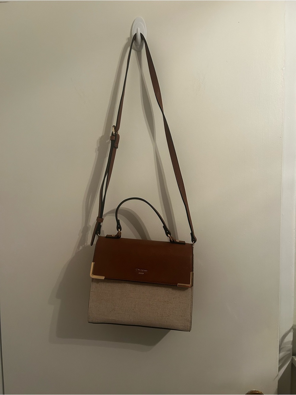 Elegant Two-Tone Satchel Bag in Brown and Beige